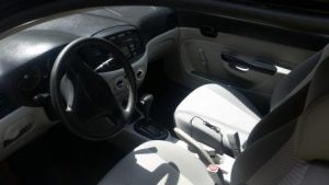 Hyundai accent 2009 usado ubicado en El Salvador Bolsas buenas Motor a toda prueba Millas 82000 2 puertas Acepto unidad a cuenta