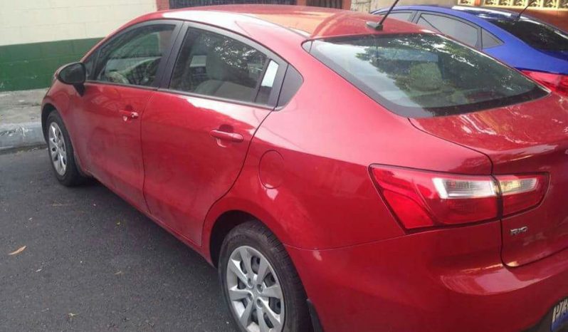 Usados: KIA Rio 2013 a toda prueba en San Salvador full