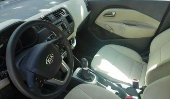 Usados: KIA Rio 2013 a toda prueba en San Salvador full