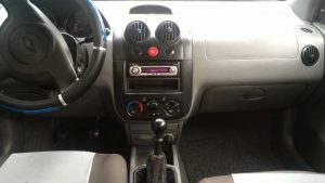 Chevrolet Aveo 2005 ubicado en San Jacinto, San Salvador Se vende bonito Chevrolet Aveo 2005 ,4 puertas,estándar, motor 1.6 gasolina , bolsa de aire en perfectas condiciones, AC funcionando al 100%, CD player, tapicería en buenas condiciones,llantas nuevas, a toda prueba, $3,900 negociable.