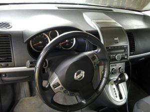 Nissan Sentra 2011. Edición deportiva. Motor 2.0, vidrios eléctricos, retrovisores electricos, espejo retrovisor con luz LED para manejar por las noches, Mandos al timón, auxiliar, USB, Iphone, automático, botones electrónicos para abrir puerta de conductor y pasajero (no tiene chapa). DUEÑO ÚNICO SIN INTERMEDIARIOS.