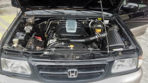 Honda Passport 2000 elegante, presentable y espaciosa camioneta. A/C funcionando, sunroof, vidrios eléctricos y cierre central, power steering, air bag buenas, nunca chocada, automática, rines especiales de fabrica, full cuero, parrilla de techo original, alarma de fabrica, motor v6 económico funcionando en perfecto estado.