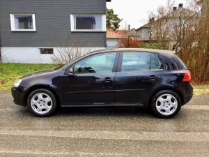 Volkswagen Golf 2007 2.0 TDI 140HK Condiciones: empleado año: 2007 Dato de registro: 27/10/2006 Kilometraje: 181.525 km color: negro intercambio: manualcombustible: motor diesel