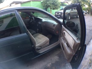 Toyota Corolla 1997 usado ubicado en Santa Tecla, La Libertad Toyota Corolla 1997 AUTOMATICO 4 PUERTAS MOTOR, SISTEMA ELECTRICO Y TAPICERIA EN BUENAS CONDICIONES LLANTAS EN BUEN ESTADO.