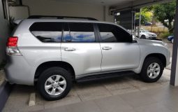 TOYOTA LAND CRUISER PRADO 2011 DE AGENCIA, MANTENIMIENTO DE AGENCIA, 6 VELOCIDADES Y RETROCESO