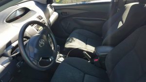 Toyota Yaris 2009: - Precio $6,300 Negociables - 84,000 Millas - Pintura de fabrica - Air bag (Bolsas buenas) - Interior impecable - Motor 1.5 economico (A toda prueba)