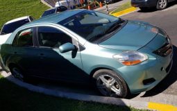 Toyota Yaris 2009: - Precio $6,300 Negociables - 84,000 Millas - Pintura de fabrica - Air bag (Bolsas buenas) - Interior impecable - Motor 1.5 economico (A toda prueba)