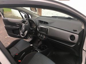 Toyota Yaris 2012 en perfecto estado de funcionamiento, mantenimientos al dia. 5puertas con 47.919 kms único dueño. Aire acondicionado, alarma seguros electricos radio, llantas en buen estado, antenimiento al día...