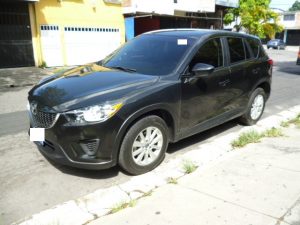 Vendo Mazda CX5 2013, transmisión mecánica, tecnología skyactiv, A/C, motor 2.0L, 4 cil., muy económica, full extras (vidrios y espejos eléctricos, cierre central), alarma de fabrica, cdplayer con usb y entrada auxiliar, rines especiales, polarizada, espaciosa, "Recibo Vehiculo a Cuenta", $12500 Precio Negociable!, inf. 79502922 ó al correo