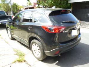 Vendo Mazda CX5 2013, transmisión mecánica, tecnología skyactiv, A/C, motor 2.0L, 4 cil., muy económica, full extras (vidrios y espejos eléctricos, cierre central), alarma de fabrica, cdplayer con usb y entrada auxiliar, rines especiales, polarizada, espaciosa, "Recibo Vehiculo a Cuenta", $12500 Precio Negociable!, inf. 79502922 ó al correo