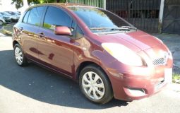 Vendo Toyota Yaris 2009, Hatchback, Automatico, 4 puertas, full extras (vidrios y espejos electricos, cierre central), alarma de fabrica, cd player con entrada auxiliar, A/C, polarizado, motor 1.5L vvt-i, muy económico, $6500 Precio Negociable!, Inf. al correo ó 79502922