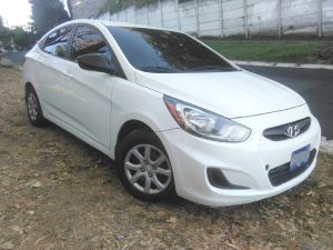 vendo hyundai accent 2012, secuencial de 6 velocidades, motor 1.6 con sistema eco(carrito muy económico bueno para el uso diario), bolsas buenas, tapicería bien cuidada, cero códigos ni pilotos encendidos en fin un carro muy cómodo con buena fuerza y económico, me puede contactar al cel/wap74510010