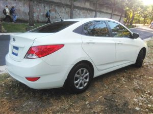 vendo hyundai accent 2012, secuencial de 6 velocidades, motor 1.6 con sistema eco(carrito muy económico bueno para el uso diario), bolsas buenas, tapicería bien cuidada, cero códigos ni pilotos encendidos en fin un carro muy cómodo con buena fuerza y económico, me puede contactar al cel/wap74510010
