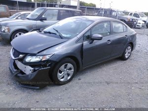 Vendo Honda Civic 2014 LX (a reparar), Vealo YA!!! Fuera de Aduana, Automático, Full Extras (vidrios y espejos eléctricos, cierre central), $7200, Inf. al correo ó 79502922