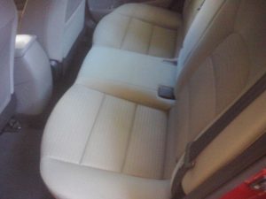 Vendo KIA Forte 2015, Sedan, 4 puertas, Automatico-Secuencial, full extras (vidrios y espejos eléctricos, cierre central), cd player con USB, bluetooth y entrada auxiliar, A/C, motor 1.8L muy económico, bolsas buenas, $8800 ¡Precio Negociable!, Inf. al correo ó 78564889