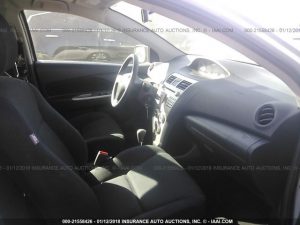 Vendo Toyota Yaris 2010 (a reparar), Reservelo YA!!! Estara en Aduana en aproximadamente 28 dias, Automático, Bolsas buenas, Full Extras (vidrios y espejos eléctricos, cierre central), $5400, Inf. al correo ó 79502922