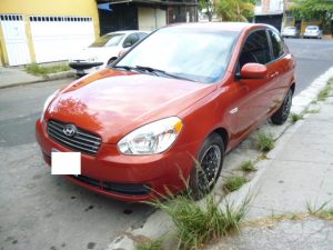 Vendo Hyundai Accent 2010, Hatchback, 2 puertas, Automático, full extras (vidrios y espejos eléctricos, cierre central), cd player con USB y entrada auxiliar, A/C, muy económico, bolsas buenas, $4600 ¡Precio Negociable!, Inf. al correo ó 79502922