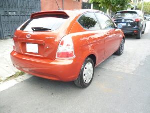 Vendo Hyundai Accent 2010, Hatchback, 2 puertas, Automático, full extras (vidrios y espejos eléctricos, cierre central), cd player con USB y entrada auxiliar, A/C, muy económico, bolsas buenas, $4600 ¡Precio Negociable!, Inf. al correo ó 79502922