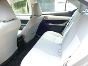 Vendo Toyota Corolla 2014, Sedan, Automático, full extras (vidrios y espejos eléctricos, cierre central), Pantalla táctil con USB, bluetooth y entrada auxiliar, camara de retroceso, A/C, rines, halogenos, muy económico, $10800 ¡Precio Negociable!, Inf. al correo ó 79502922
