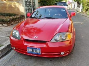 Hyundai Tiburon 2004 solo 129000 recorridos, motor completamente impecable, con motor de 4 Cilindros 2.0 el mismo del hyundai elantra 2004 al 2010, aire al helado,suspensión perfecta, motor impecable, 0 ruidos, pintura tapicería suspensión, super cuidada, precioso