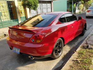 Hyundai Tiburon 2004 solo 129000 recorridos, motor completamente impecable, con motor de 4 Cilindros 2.0 el mismo del hyundai elantra 2004 al 2010, aire al helado,suspensión perfecta, motor impecable, 0 ruidos, pintura tapicería suspensión, super cuidada, precioso