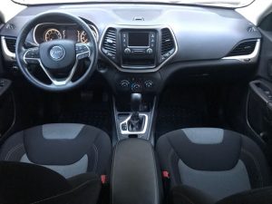 Jeep Cherokee 2015 *motor 2.4 cilindros automática *MP3,AUX,BLUETOOTH,USB. *Rines especiales 17” (ABS) *pantalla touch cámara de retroceso *A/C full