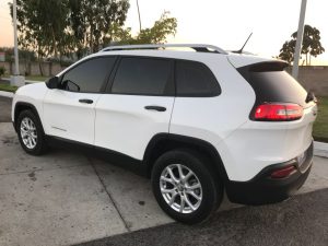 Jeep Cherokee 2015 *motor 2.4 cilindros automática *MP3,AUX,BLUETOOTH,USB. *Rines especiales 17” (ABS) *pantalla touch cámara de retroceso *A/C full