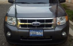 Ford Escape 2012 usada ubicada en San Salvador, El Salvador Ford Escape 2012, en excelentes condiciones a toda prueva, rines especiales, alohenas, Sunroof, Motor 4Cil, bien enllantada, aire, bolsas buenas, motor y suspensión en exelectes condiciones, 75mil Millas, $8100 negociables mas información al 72493699