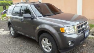 Ford Escape 2012 usada ubicada en San Salvador, El Salvador Ford Escape 2012, en excelentes condiciones a toda prueva, rines especiales, alohenas, Sunroof, Motor 4Cil, bien enllantada, aire, bolsas buenas, motor y suspensión en exelectes condiciones, 75mil Millas, $8100 negociables mas información al 72493699