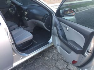 Hyundai Elantra 2009, Vidrios electricos, Frenos ABS, Disco de frenos en las 4 Ruedas, Cero codigos, Motor en buenas Condiciones, NO Calienta, No quema Aceite, Trasmisión automatica, Tapiceria en Optimas Condiciones, Mortiguación Nitida, Recien Cambiados los Dos Amartiguadores Traseros,