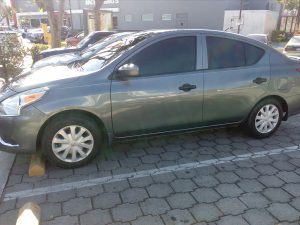 Nissan Versa 2015 en Bulevar Merliot, Santa Tecla, El Salvador URGE VENDER Nissan Versa 2016... Automatico, Motor 1.6 // Mandos al Timon, Cero códigos, Bolsas de Aire, Vidrios manuales, Luces Halógenas, Mantenimiento al dia. Lo puede revisar su Mecánico // zona de Merliot, Sta Tecla.