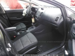 Vendo Kia Forte 2014 (a reparar), Reservelo YA!!! Estara en Aduana en aproximadamente 28 días, Automático, Full Extras (vidrios y espejos eléctricos, cierre central), rines, $5600, Inf. al correo ó 79502922