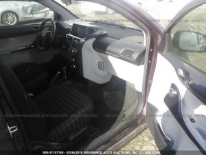Toyota Scion 2012 a reparar en El Salvador Vendo Toyota Scion IQ 2012 (a reparar), Reservelo YA!!! Estara en Aduana en aproximadamente 28 días, Automático, Bolsas buenas, Full Extras (vidrios y espejos eléctricos, cierre central), Motor 1.3L, super económico $4900, Inf. al correo ó 79502922