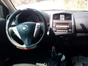 Nissan Versa 2015 en Bulevar Merliot, Santa Tecla, El Salvador URGE VENDER Nissan Versa 2016... Automatico, Motor 1.6 // Mandos al Timon, Cero códigos, Bolsas de Aire, Vidrios manuales, Luces Halógenas, Mantenimiento al dia. Lo puede revisar su Mecánico // zona de Merliot, Sta Tecla.