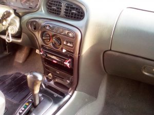 Hyundai Elantra 1996 usado ubicado en Soyapango, El Salvador MOTOR 1800 AUTOMATICO BATERIA, RADIADOR Y CONDENSADOR RECIEN INSTALADOS