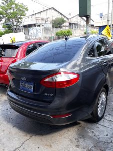 Ford Fiesta 2015 usado a la venta en El Salvador ¡¡A LA VENTA FORD FIESTA 2015!! -Cilindraje: 1600cc -Kilometraje: 15 mil millas -Automatico. -Rines Especiales. -Camara de retroceso. -Sensores de impacto. -Pantalla.