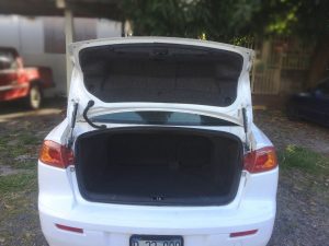 Mitsubishi Lancer 2008 usado ubicado en San Salvador, El Salvador Vendo mi lancer 2008, uso familiar, llave de presencia, pantalla tactil de 7 original, rines de 16 originales, bolsas, tapicieria nitida, socadito. 5300 neg, personas serias contactarme al 78618042 Tambien por WhatsApp.