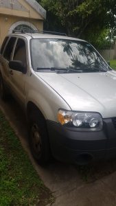 Ford Escape 2006 4 x 2 Motor 2.4 L económica 4 cilindros Polarizada Aire acondicionado Bolsas de aire buenas