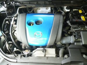 Vendo Mazda CX5 2013, transmisión mecánica, tecnología skyactiv, A/C, motor 2.0L, 4 cil., muy económica, full extras (vidrios y espejos eléctricos, cierre central), alarma de fabrica,