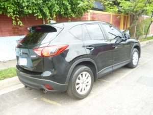 Vendo Mazda CX5 2013, transmisión mecánica, tecnología skyactiv, A/C, motor 2.0L, 4 cil., muy económica, full extras (vidrios y espejos eléctricos, cierre central), alarma de fabrica,