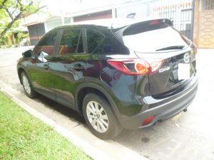 Vendo Mazda CX5 2013, transmisión mecánica, tecnología skyactiv, A/C, motor 2.0L, 4 cil., muy económica, full extras (vidrios y espejos eléctricos, cierre central), alarma de fabrica,
