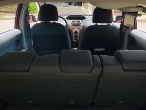 Toyota Yaris 2009 usado ubicado en San Salvador, El Salvador VENDO SOLO VENDO Toyota Yaris Hatchback 2009 Motor 1.5L VVTi, automático, súper económico, carro de uso familiar, 4 puertas, aire acondicionado helando bien