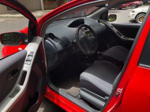 Toyota Yaris 2009 usado ubicado en San Salvador, El Salvador VENDO SOLO VENDO Toyota Yaris Hatchback 2009 Motor 1.5L VVTi, automático, súper económico, carro de uso familiar, 4 puertas, aire acondicionado helando bien