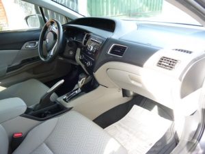 Vendo Honda Civic 2014, Automático, 4 puertas, full extras (vidrios y espejos eléctricos, cierre central), CD player con USB y entrada auxiliar, camara de retroceso, A/C, alarma de fabrica, muy económico, "Recibo Vehiculo a cuenta", $8800 ¡Precio Negociable!, Inf. al correo ó 79278982