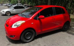 Toyota Yaris 2009 usado ubicado en San Salvador, El Salvador VENDO SOLO VENDO Toyota Yaris Hatchback 2009 Motor 1.5L VVTi, automático, súper económico, carro de uso familiar, 4 puertas, aire acondicionado helando bien