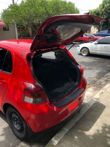 Toyota Yaris 2009 usado ubicado en San Salvador, El Salvador VENDO SOLO VENDO Toyota Yaris Hatchback 2009 Motor 1.5L VVTi, automático, súper económico, carro de uso familiar, 4 puertas, aire acondicionado helando bien
