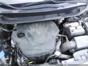 Vendo KIA Rio 2012 (a reparar), Vealo YA! en Aduana, Automático, Full Extras (vidrios y espejos eléctricos, cierre central), Motor 1.6L, super económico, bolsas buenas, $4900, Inf. al correo ó 79278982