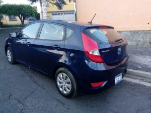 Hyundai Accent 2015 Hatchback $7,100 neg. - Automático - Full extras - Bolsas Buenas - Cierres centrales - Aux & USB
