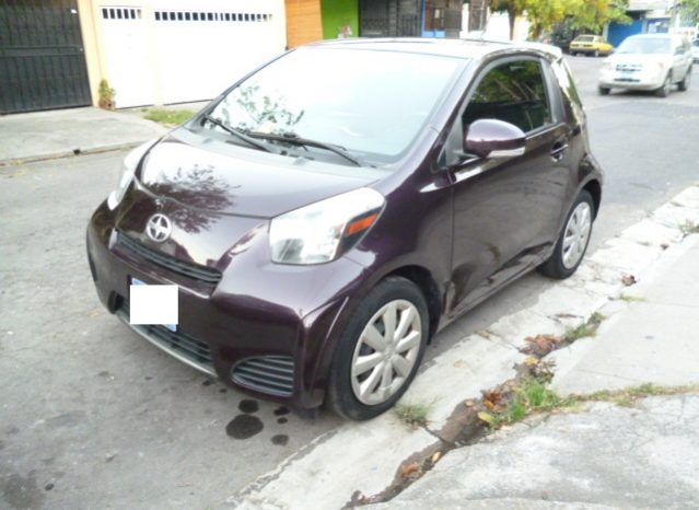 Scion Xb 2012 Vendo Toyota Scion IQ 2012, transmisión automática, capacidad (4 personas), motor 1.3L, 4 cil., super económico, full extras (vidrios y espejos eléctricos, cierre central), A/C, pantalla táctil original Pioneer con bluetooth, usb y entrada auxiliar, mandos al timón, $6500 ¡Precio Negociable!, inf. 79278982 ó al correo