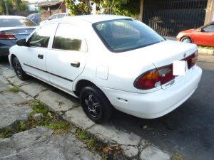 Vendo Mazda Protege 1997, Estandar, Motor 1.5, muy económico, rines especiales, cd player con USB, buenas llantas, $2700 Negociables, Inf. al correo ó al 79278982